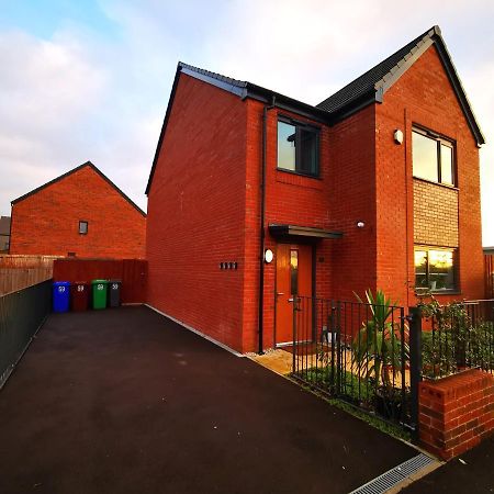 The Lawnswood - Central Manchester Holiday Home With Free Parking Exteriér fotografie