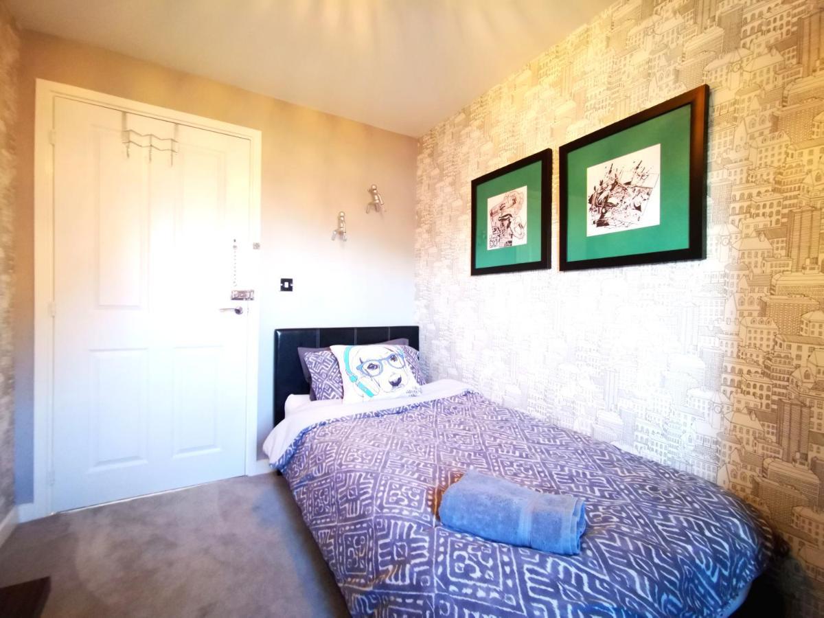 The Lawnswood - Central Manchester Holiday Home With Free Parking Exteriér fotografie