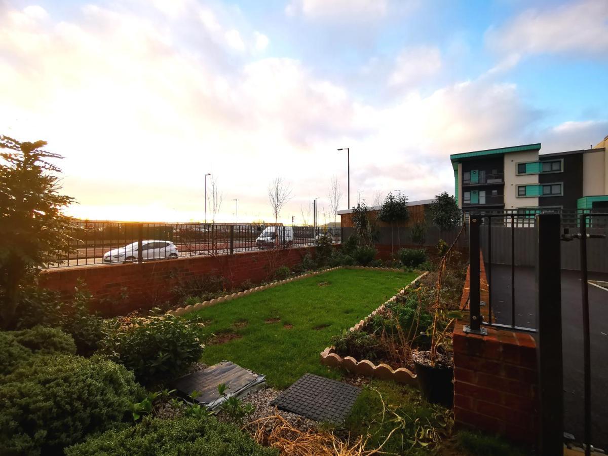 The Lawnswood - Central Manchester Holiday Home With Free Parking Exteriér fotografie